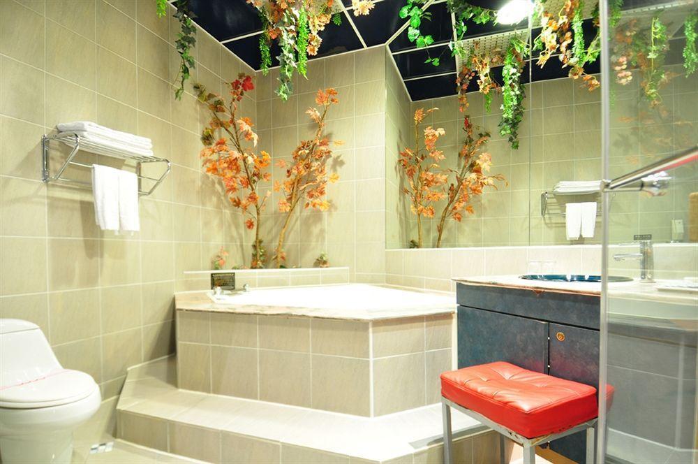 The We Hotel Taipei Dış mekan fotoğraf