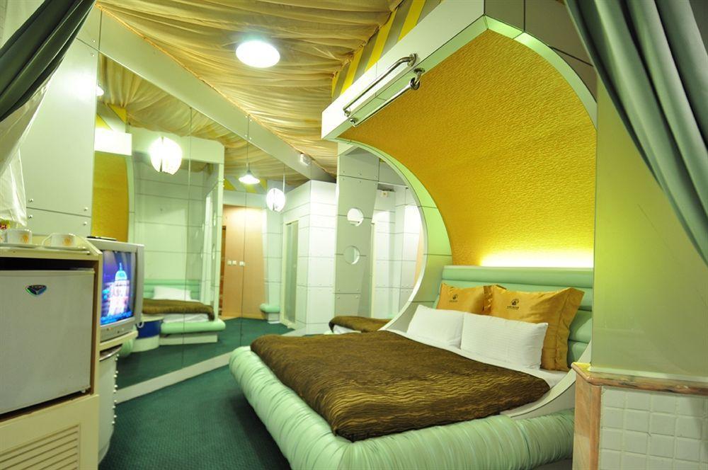 The We Hotel Taipei Dış mekan fotoğraf